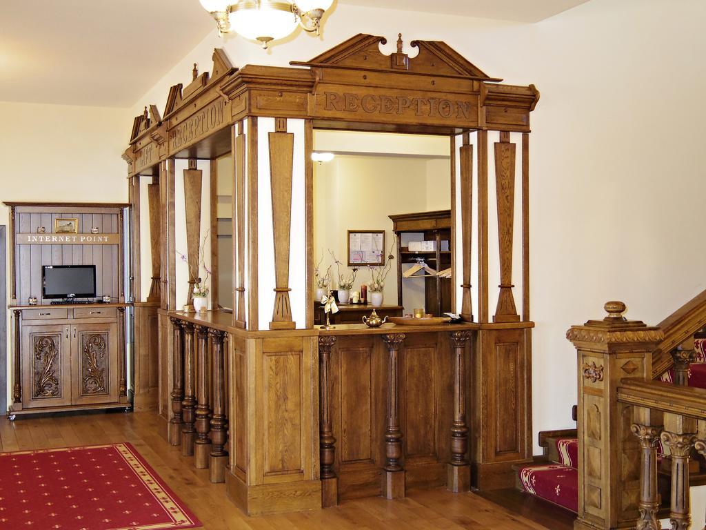 Hotel Castel Royal Újmosnica Kültér fotó