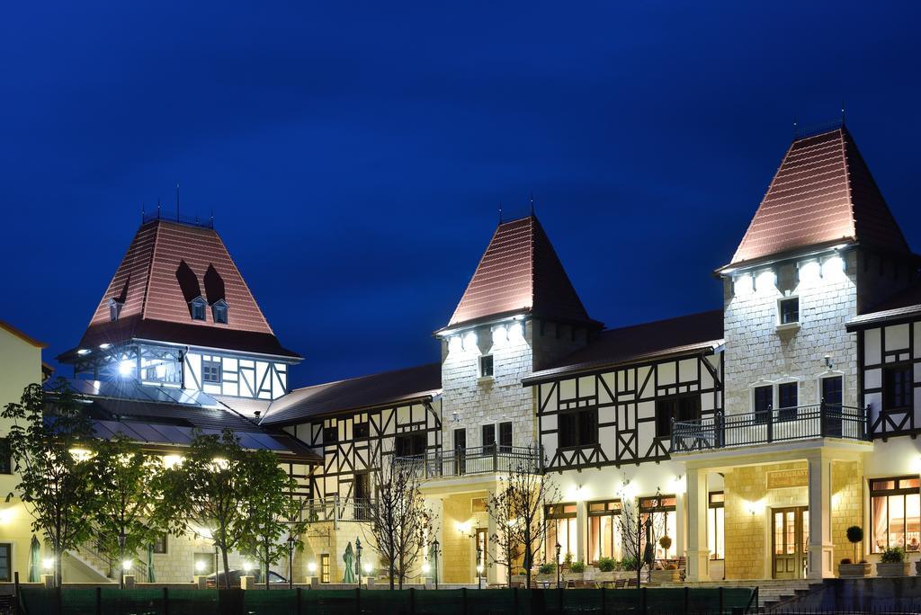 Hotel Castel Royal Újmosnica Kültér fotó