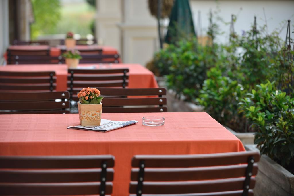 Hotel Castel Royal Újmosnica Kültér fotó