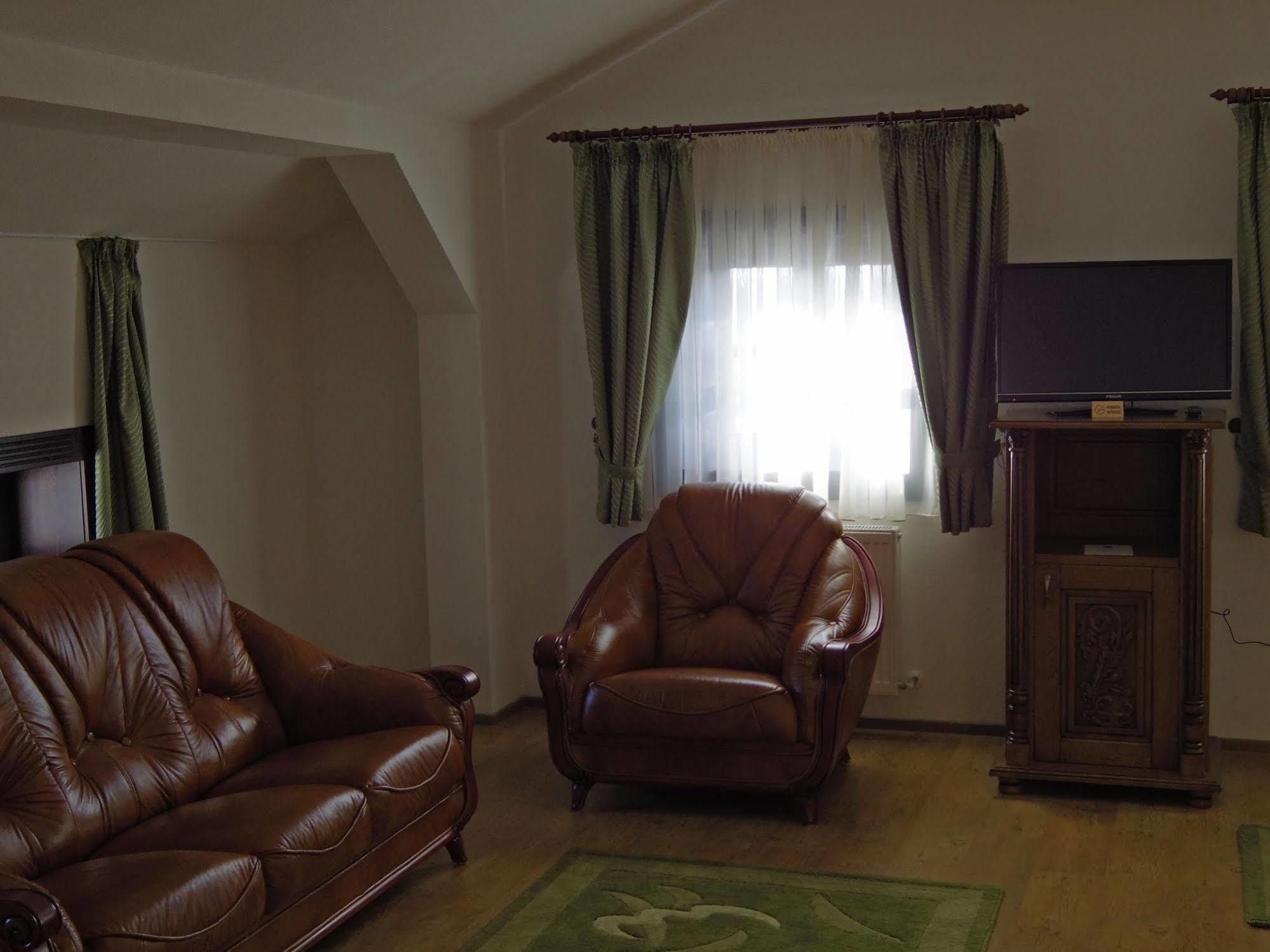 Hotel Castel Royal Újmosnica Kültér fotó