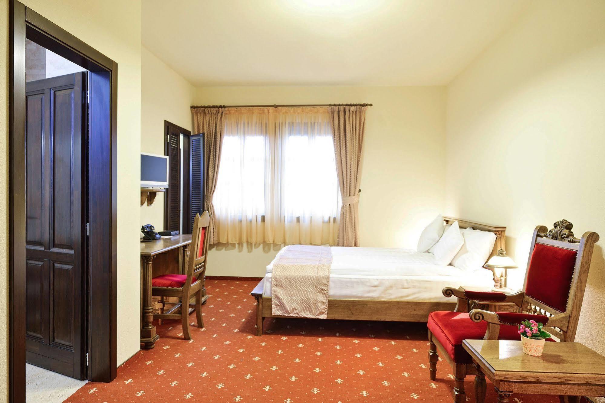 Hotel Castel Royal Újmosnica Kültér fotó