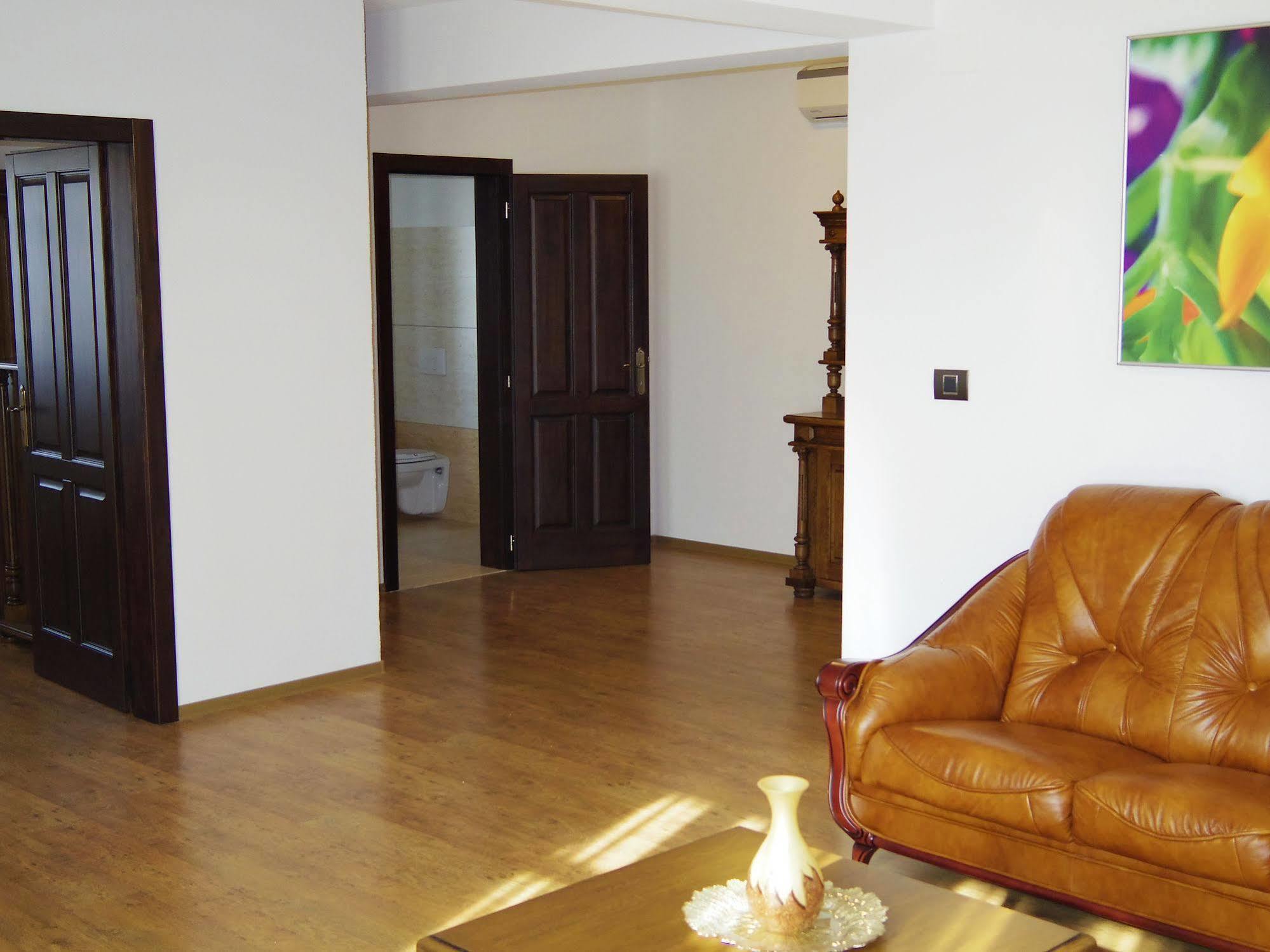 Hotel Castel Royal Újmosnica Kültér fotó
