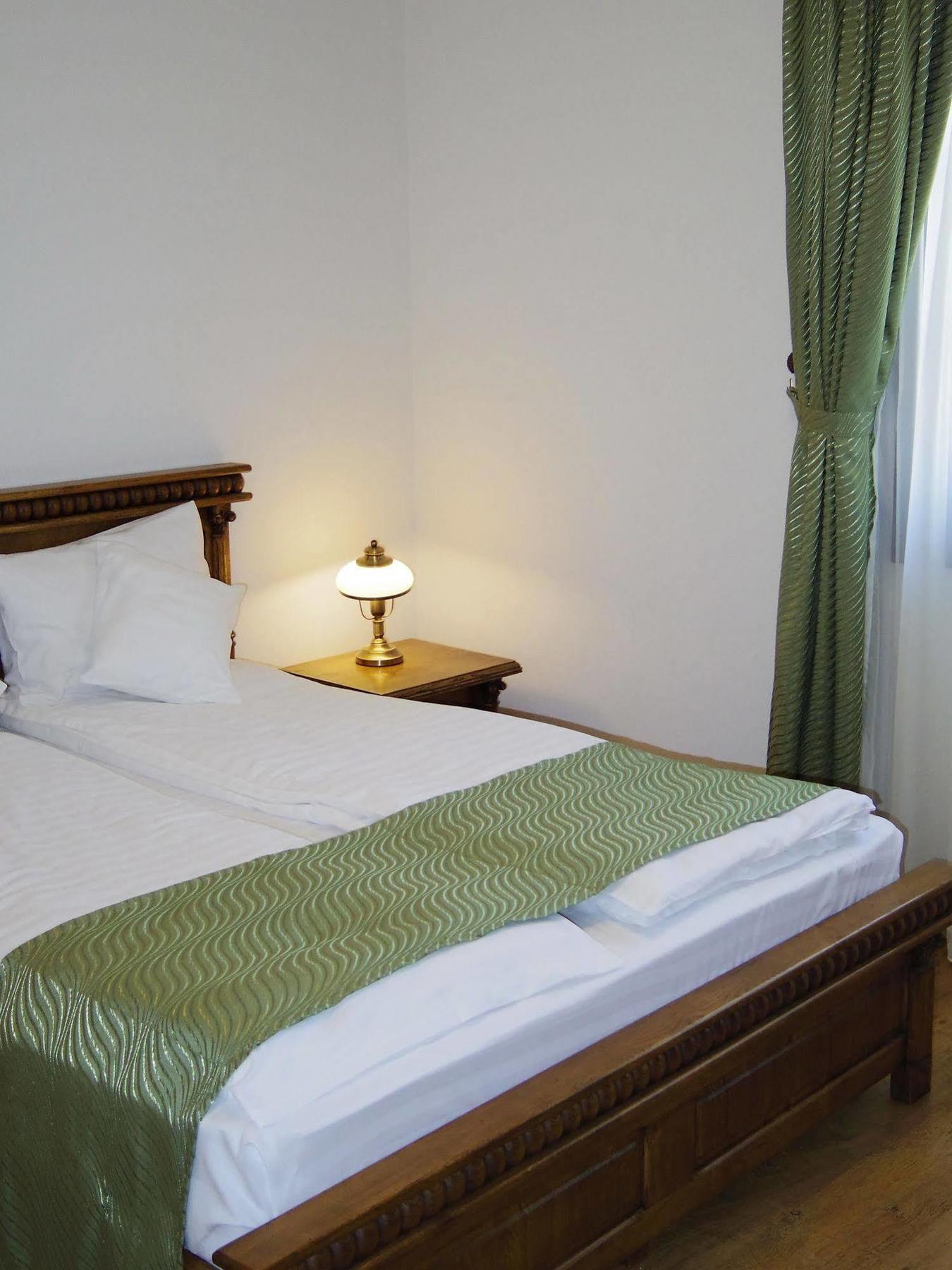 Hotel Castel Royal Újmosnica Kültér fotó
