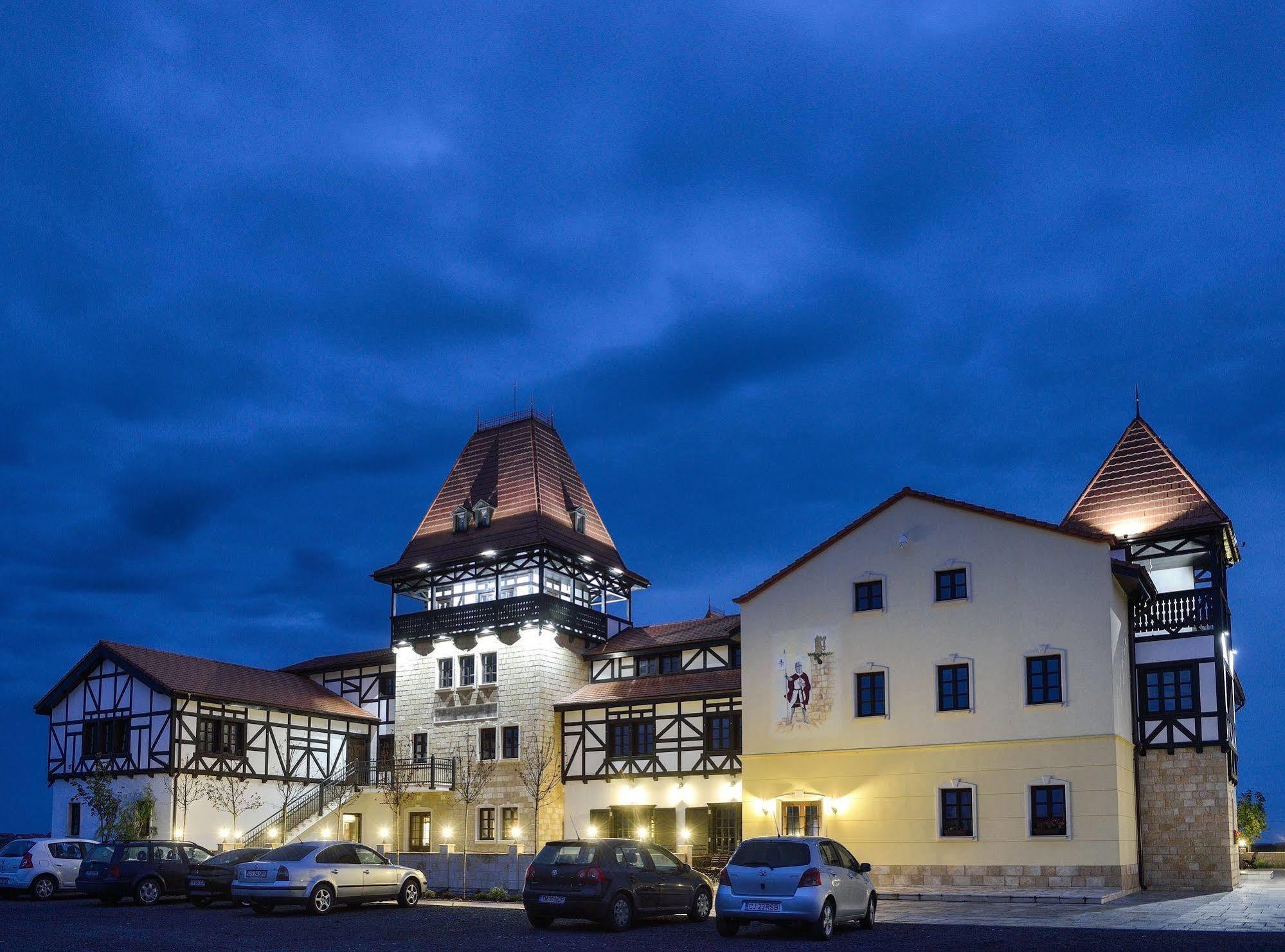 Hotel Castel Royal Újmosnica Kültér fotó