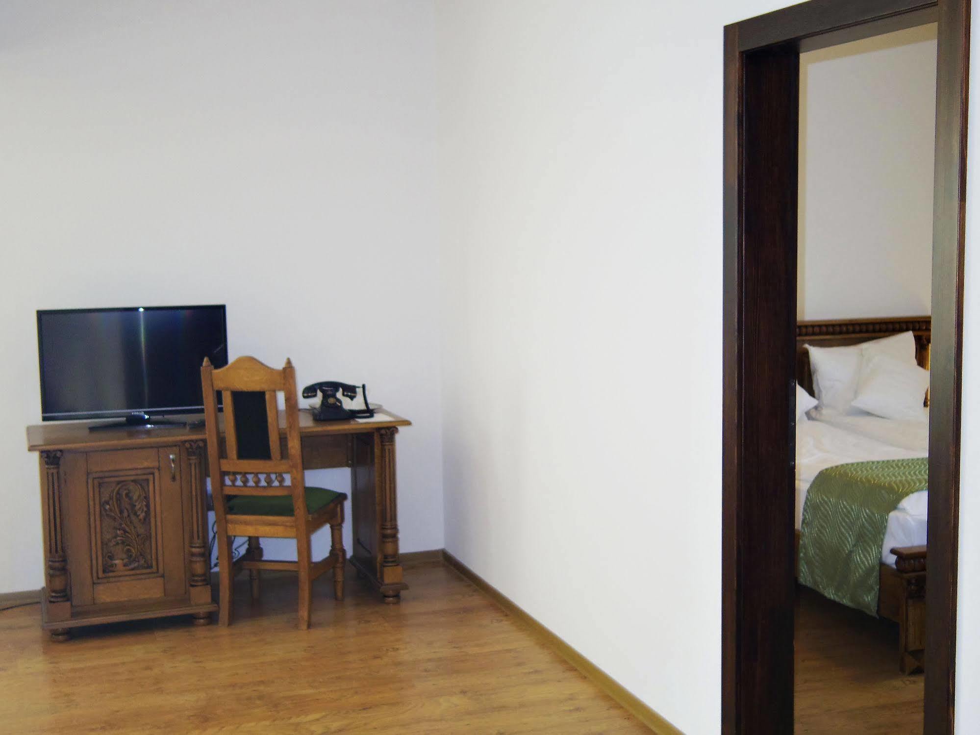 Hotel Castel Royal Újmosnica Kültér fotó